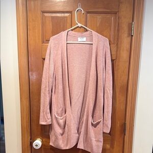 Old navy women’s long pink open cardigan sweater size medium.